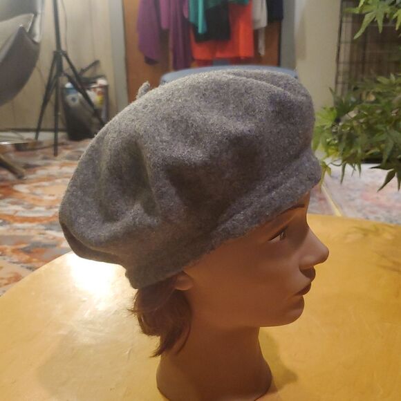 Excellent Condition Basque Beret 100% French Wool Beret FINEST QUALITY - Picture 3 of 6